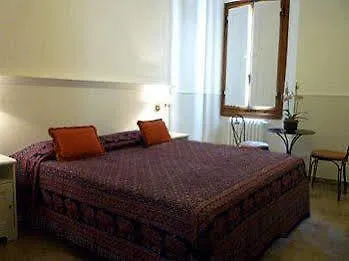 Hotel Canada *