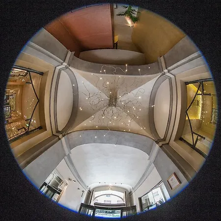 Aurora Hotel 3*