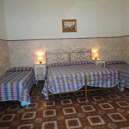 Hotel Delle Camelie 2*