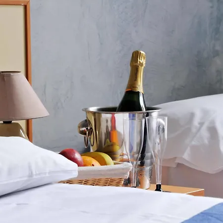 Angelica Hotel 2*
