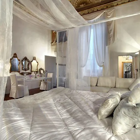 Palazzo Tolomei - Residenza D'epoca Bed & Breakfast Florence