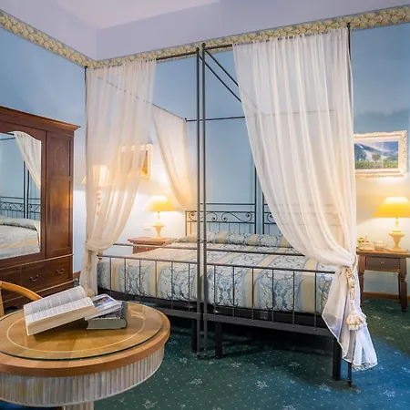 Torre Guelfa Palazzo Acciaiuoli 4*