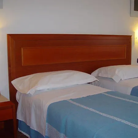 Hostel Archi Rossi *