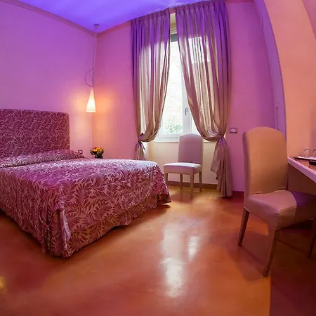Aurora Hotel 3*