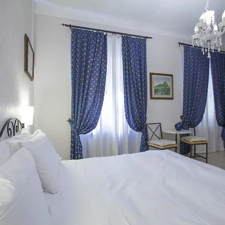 Badia Fiorentina Couette-café 3*