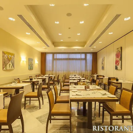 Nilhotel Hotell 4*