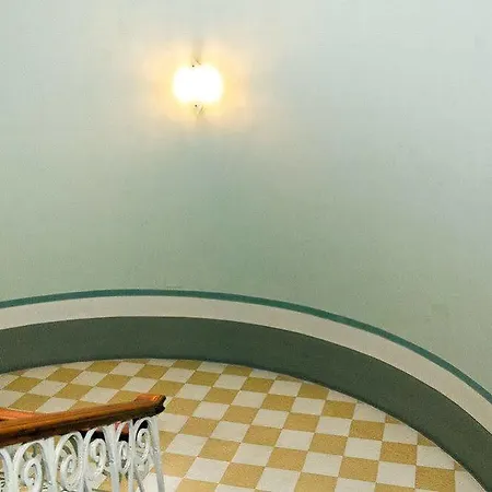 Prestige House 3* Florence