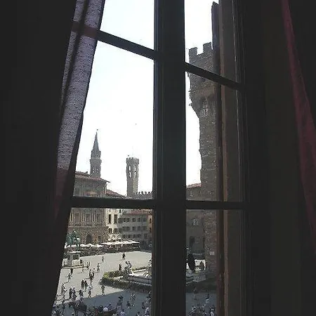 One World Apartments Florence