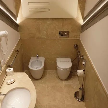 Renaissance Hotell 3*
