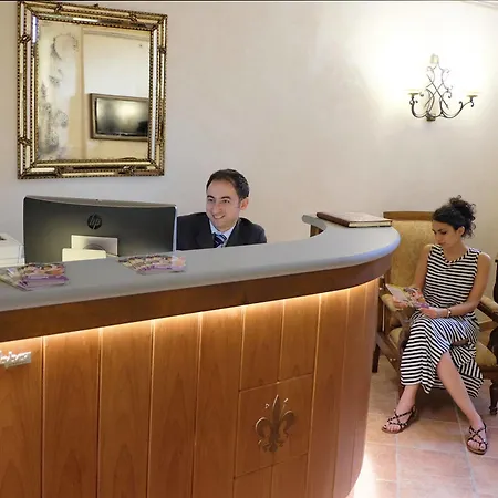 Renaissance מלון 3*