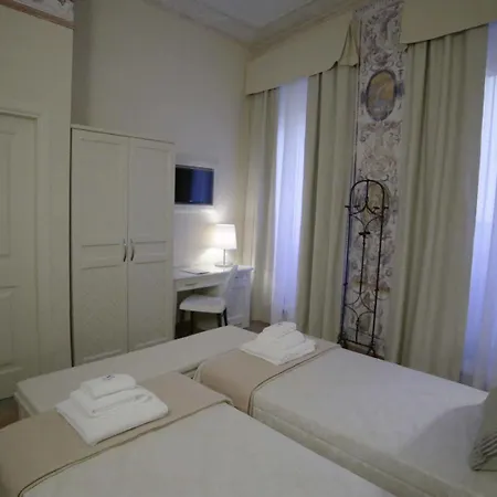 Renaissance Hotell 3*