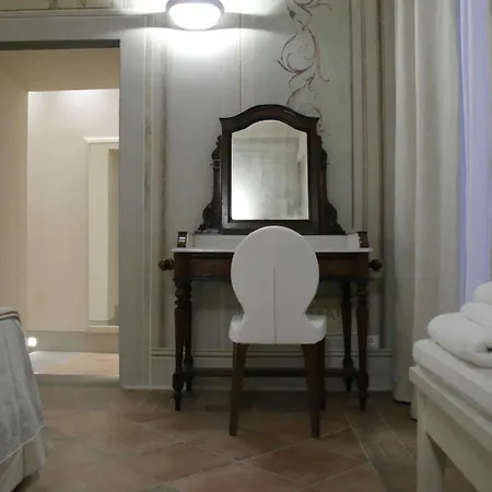 Renaissance Hotell 3*
