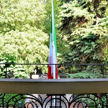 Michelangiolo Aparthotel 3*