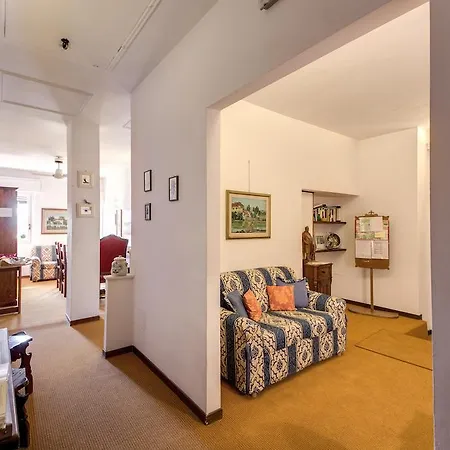 Residenza Giulia 3*