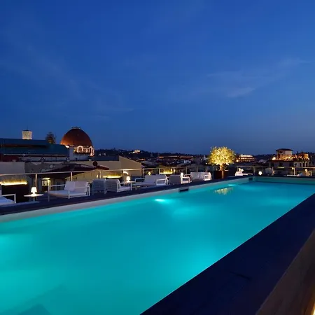 Glance In Hotel