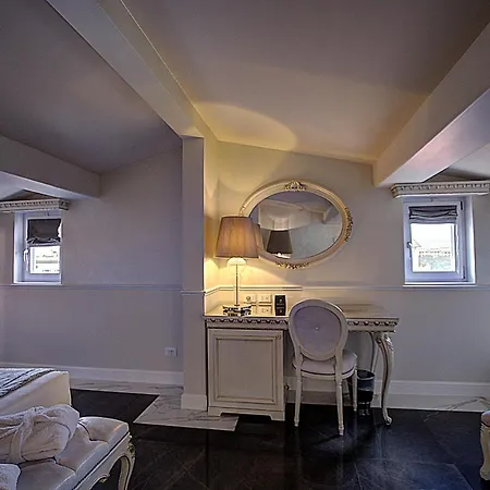 The Moon Boutique & 4* Firenze