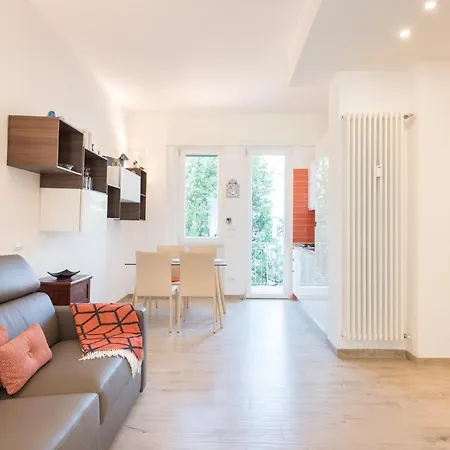 Apartment Cozy Alberti Lift, Terraces, Free Parking Florence