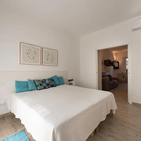 Cozy Alberti Lift, Terraces, Free Parking Apartment