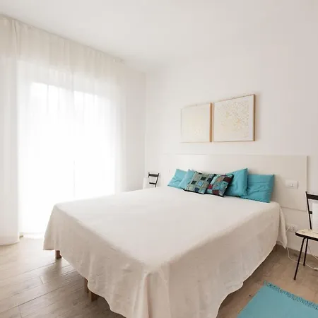 Apartment Cozy Alberti Lift, Terraces, Free Parking Florence
