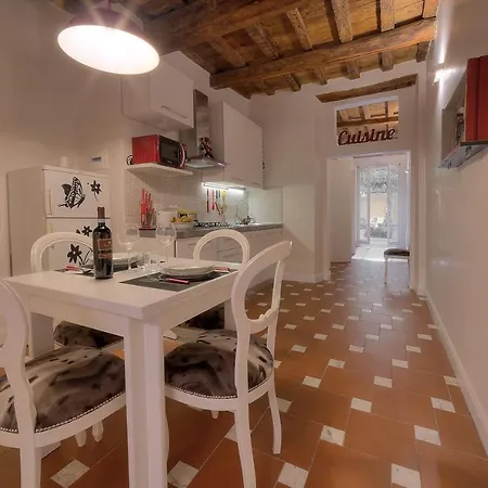 Piazza Del Carmine, Flo Apartment *