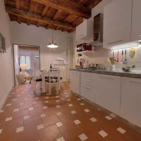 Apartment Piazza Del Carmine, Flo Florence