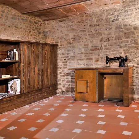 Piazza Del Carmine, Flo Apartment