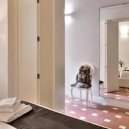 Piazza Del Carmine, Flo Apartment *