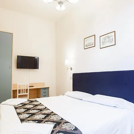 St. Hotell 2*