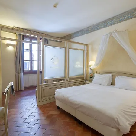 Davanzati Hotel 3*