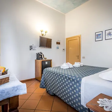 Bed & Breakfast Dimora Altea 3*