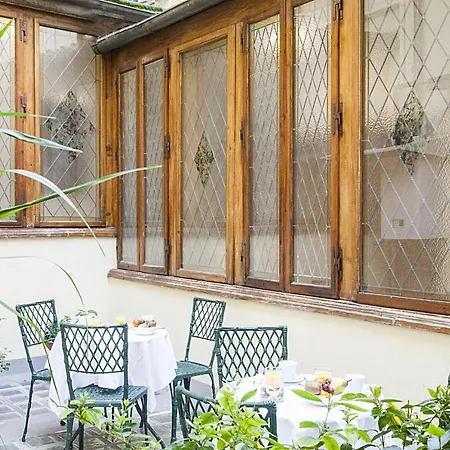 Hotel Accademia 3*