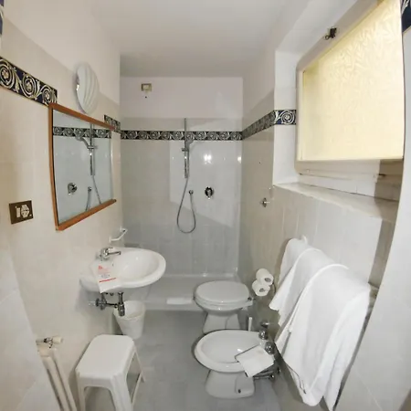 Hhb Hotel 3*