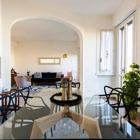 Apartment - Elegant Arno View Florence
