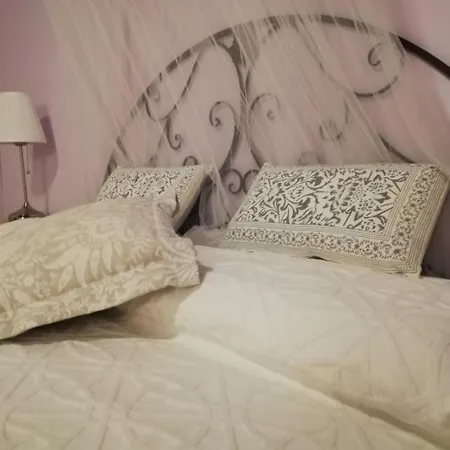 La Rosa Townhouse 3*