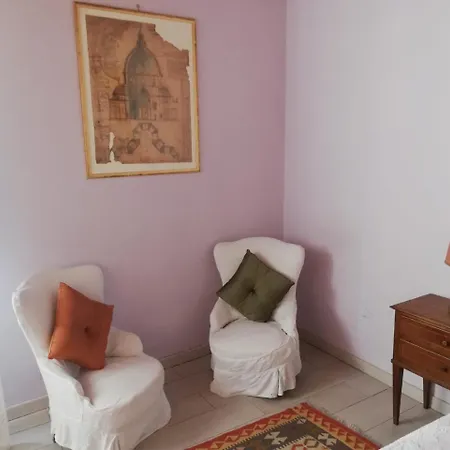 La Rosa Townhouse 3*