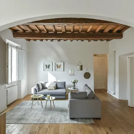 - Oltrarno Elegance Apartment