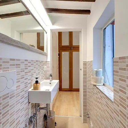 Apartment Faenza Florence