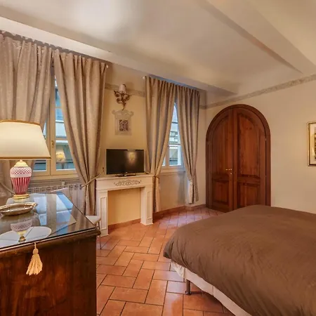 Dante States Apartment Florence