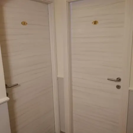 Residenza Le Rondini بيت ضيافة 3*