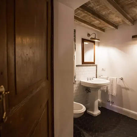 Oltrarno Splendid Bed & Breakfast Florence