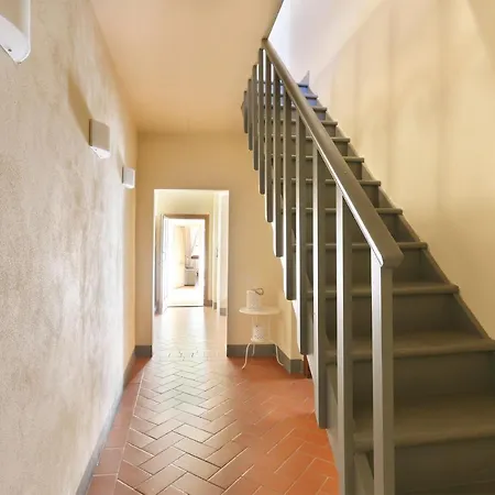 Michelangelo At The Dome Apartment Florence