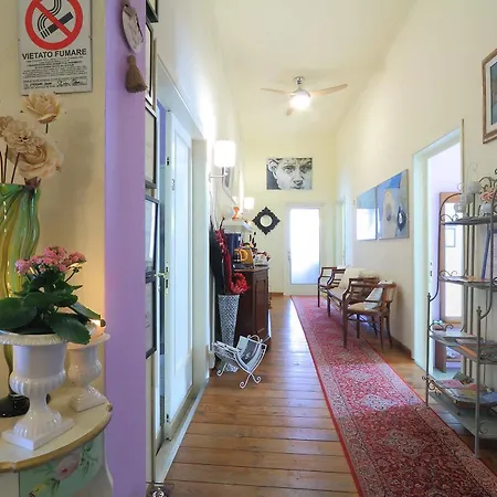 1900 Artevita Oda ve Kahvaltı 3*