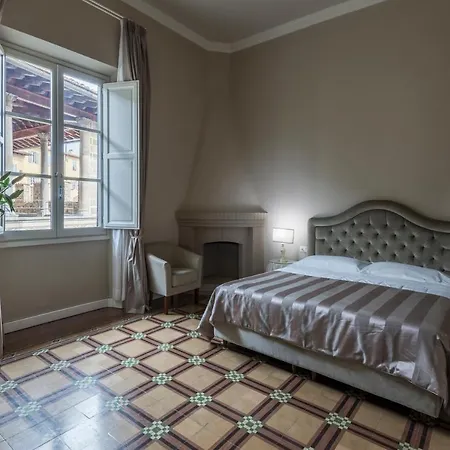 Torre Guelfa Palazzo Acciaiuoli 4*