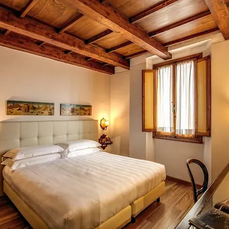 Hotell Croce Di Malta 4*