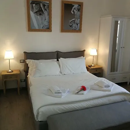 Domus Plaza Guest house *
