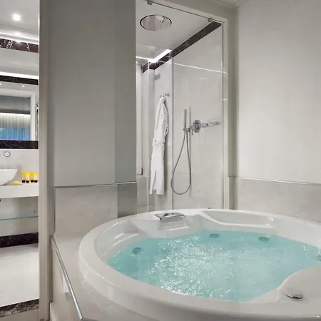 Ponte Vecchio Suites&spa Hotel 4*