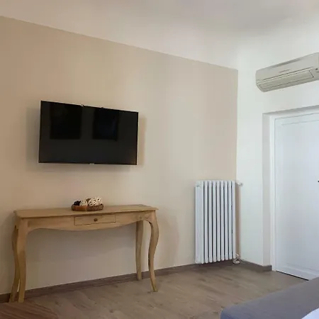 Guest house Domus Plaza *