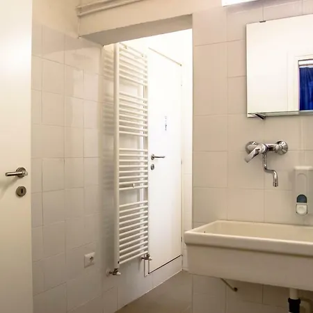 Santa Monaca Hostel