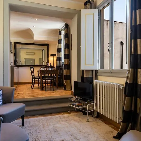 - Elegant Giotto Apartment