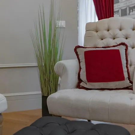 - Teatro Luxury Apartment *